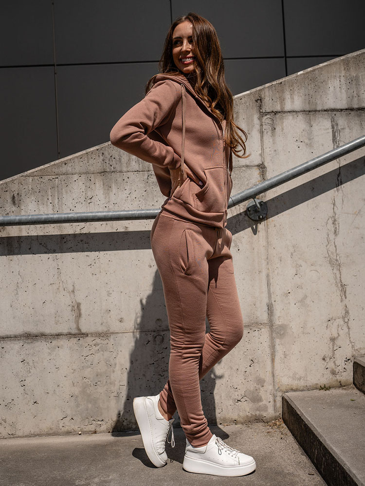 Bezowy-komplet-dresowy-damski-dwuczesciowy-Denley