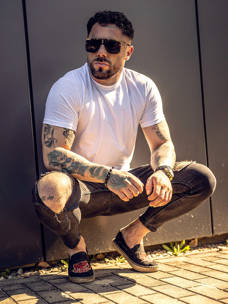 Bialy-bawelniany-T-shirt-meski-bez-nadruku-Bolf