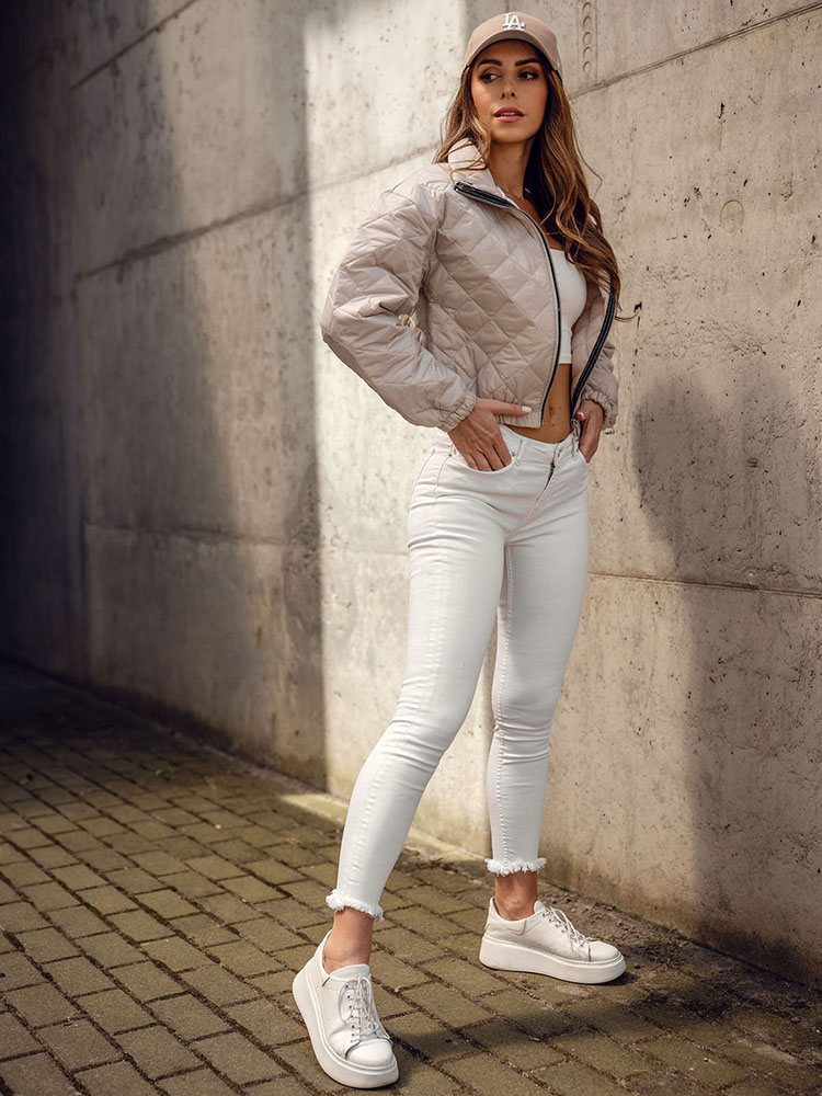 Bezowa-pikowana-kurtka-damska-przejsciowa-bomberka-Denley